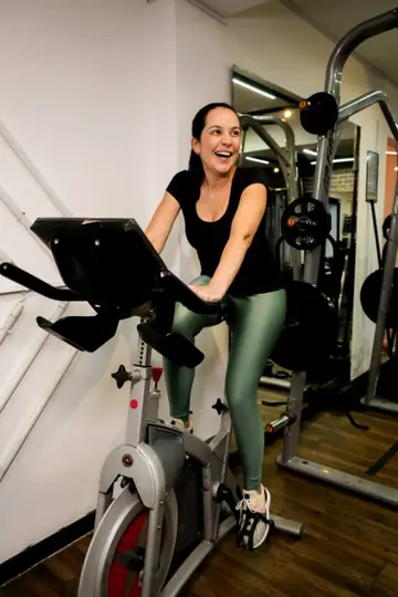 Aluna treinando no Arias Personal Studio